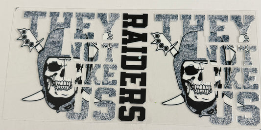 RAIDERS 0351